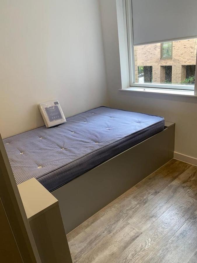 For Students Only Ensuite Bedrooms With Shared Kitchen At Cathedral Point In Winchester Exterior photo