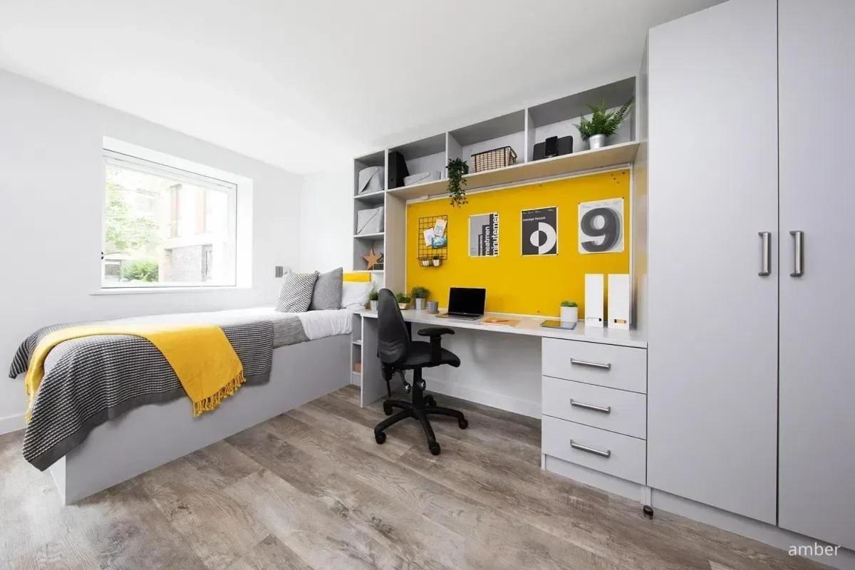 For Students Only Ensuite Bedrooms With Shared Kitchen At Cathedral Point In Winchester Exterior photo